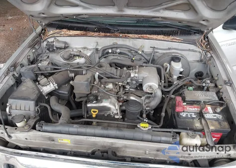 2004 Toyota Tacoma из США, поврежденный, VIN 5TEVL52N24Z388518